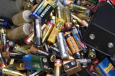 ※金东赤松专业回收UPS蓄电池※钴酸锂电池回收价格※回收旧电瓶的厂家